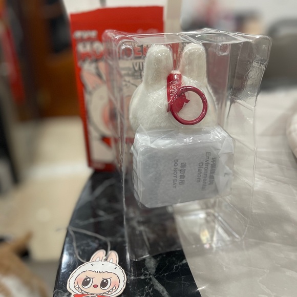 AUTHENTIC POP Mart Cola-Cola Labubu (Happy Factor) plush - Picture 2 of 6